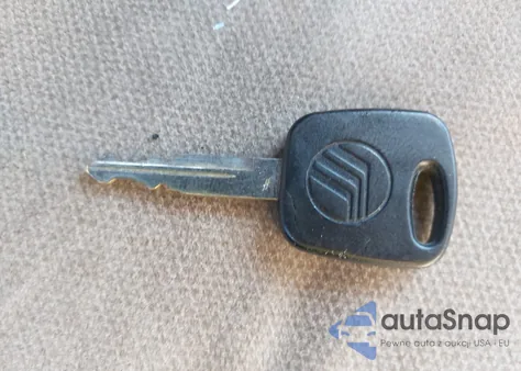 2002 Mercury Grand Marquis Gs z USA, uszkodzony, nr VIN 2MEFM74W92X663530